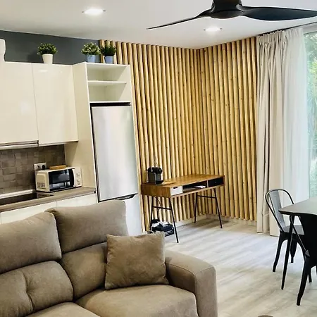 New Infinity Luxury Flat Τορρεμολίνος